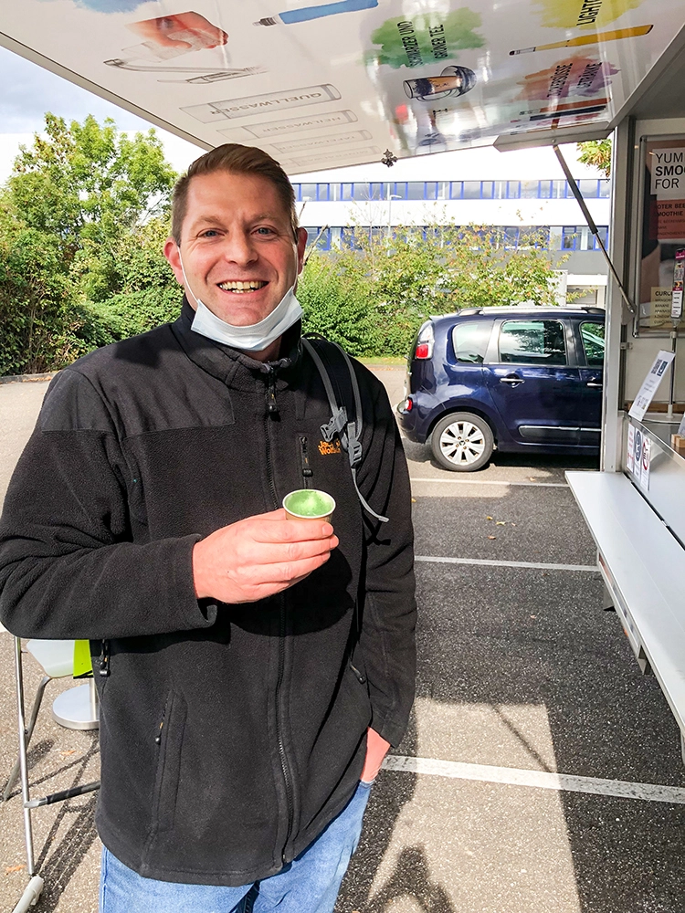 David Engels am Smoothie Stand David Engels am Smoothie Stand