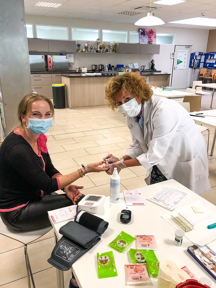 Melina Hoffmann Messung mit Frau Müller-Teich Central Apotheke Melina Hoffmann Messung mit Frau Müller-Teich Central Apotheke