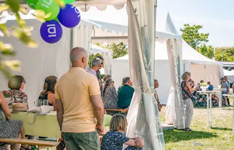 Gäste beim Jubiläum Gäste beim Jubiläum