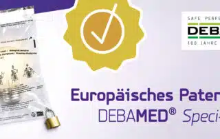 Grafik mit der Laborversandtasche für medizinische Proben DEBAMED® Speci-Sorb. Am unteren Ende des Beutels ist ein Vorhängeschloss, oben ein Prüfsiegel mit Häkchen sowie dem DEBATIN Logo und dem Text „Europäisches Patent für DEBAMED Speci-Sorb“.